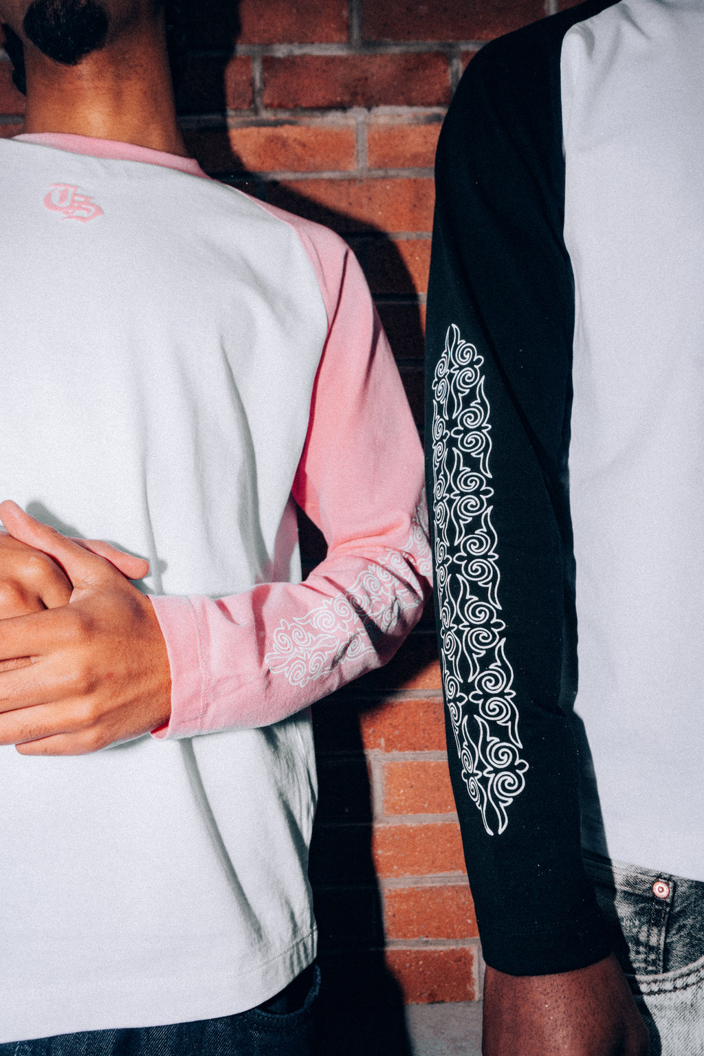 BLACK LONGSLEEVES