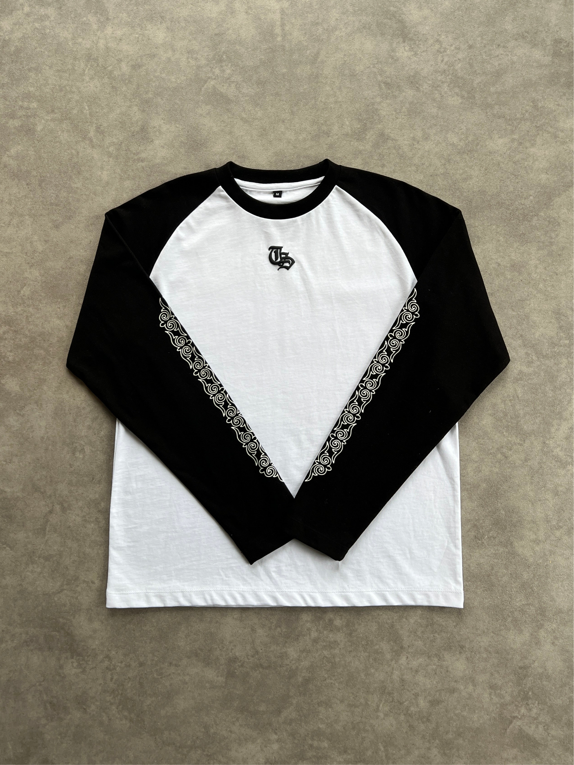 BLACK LONGSLEEVES